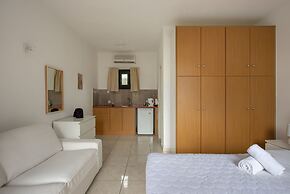 Maroulinas View Studios & Apartments