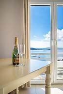 Maroulinas View Studios & Apartments