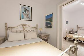 Maroulinas View Studios & Apartments