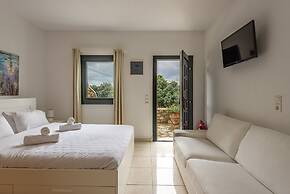 Maroulinas View Studios & Apartments