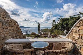 Maroulinas View Studios & Apartments