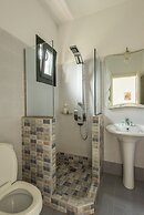 Maroulinas View Studios & Apartments