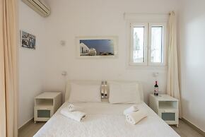 Maroulinas View Studios & Apartments