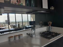 Top Floor Stunning Views