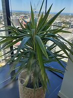 Top Floor Stunning Views