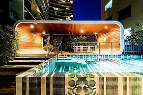 Top Floor Stunning Views