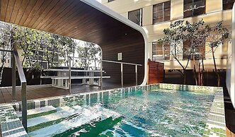 Top Floor Stunning Views