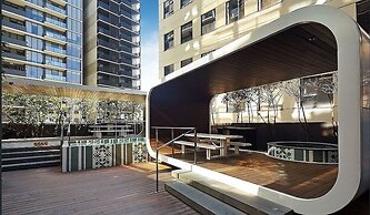 Top Floor Stunning Views