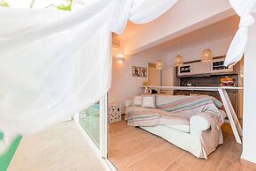 Kouros Home and Suites