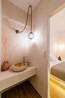 Kouros Home and Suites