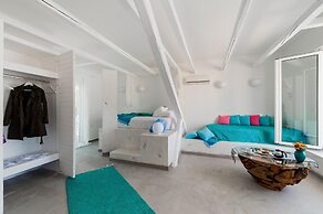 Kouros Home and Suites