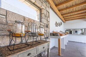 Kouros Home and Suites