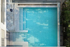 Shama Yen-Akat Bangkok