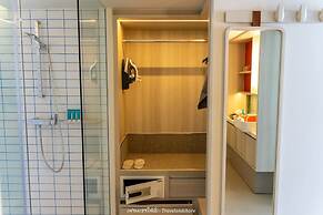 Shama Yen-Akat Bangkok