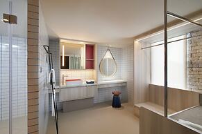 Shama Yen-Akat Bangkok