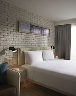 Shama Yen-Akat Bangkok