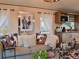 Luxury Boutique Style Lodge With hot tub