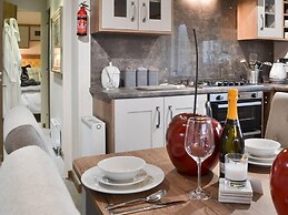 Luxury Boutique Style Lodge With hot tub