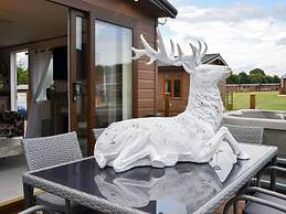 Luxury Boutique Style Lodge With hot tub