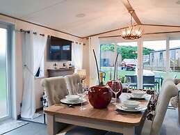 Luxury Boutique Style Lodge With hot tub