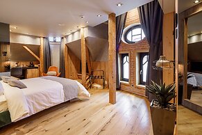 Schuster Boarding House