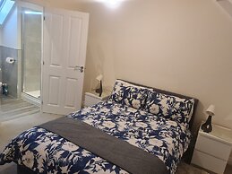 Stunning 3-bed House in Wolverhampton