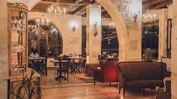 Serenus Cave Suites