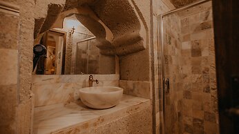 Serenus Cave Suites