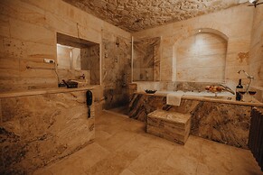 Serenus Cave Suites
