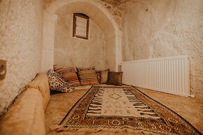 Serenus Cave Suites