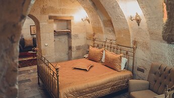 Serenus Cave Suites