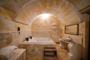 Serenus Cave Suites