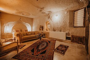 Serenus Cave Suites