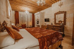Serenus Cave Suites