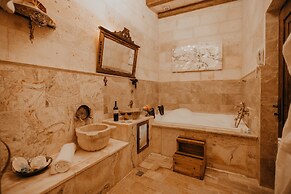 Serenus Cave Suites