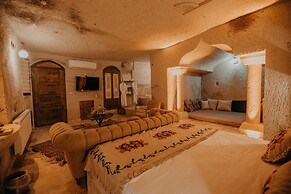 Serenus Cave Suites