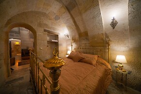 Serenus Cave Suites
