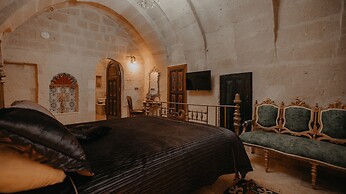 Serenus Cave Suites