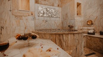 Serenus Cave Suites