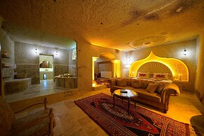 Serenus Cave Suites