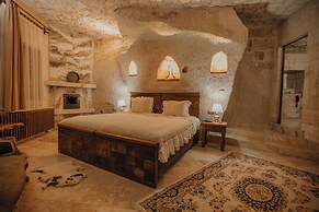 Serenus Cave Suites