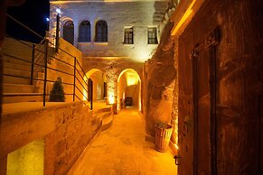 Serenus Cave Suites