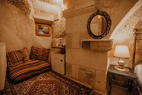 Serenus Cave Suites