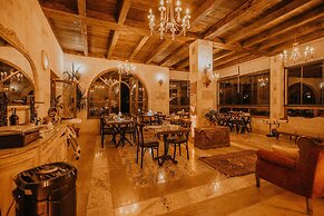 Serenus Cave Suites