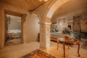 Serenus Cave Suites