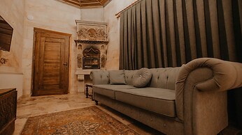 Serenus Cave Suites