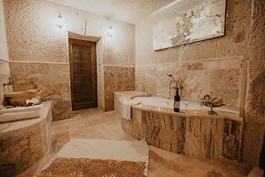 Serenus Cave Suites
