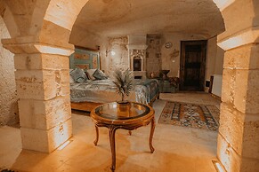 Serenus Cave Suites