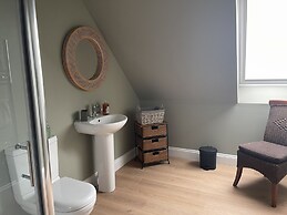Fabulous Open Plan Studio Retreat - Cowdenbeath