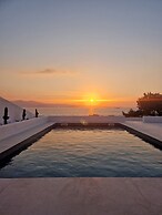 Seanfinity Beachfront Suites